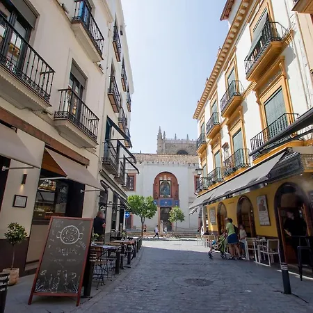 Ubicacion Junto Catedral A Acond Y Wifi Seville