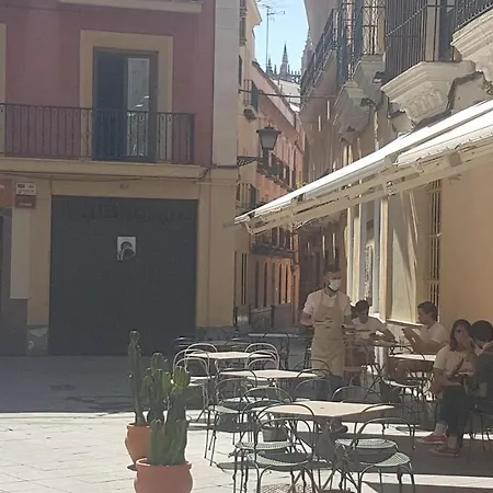Ubicacion Junto Catedral A Acond Y Wifi Seville